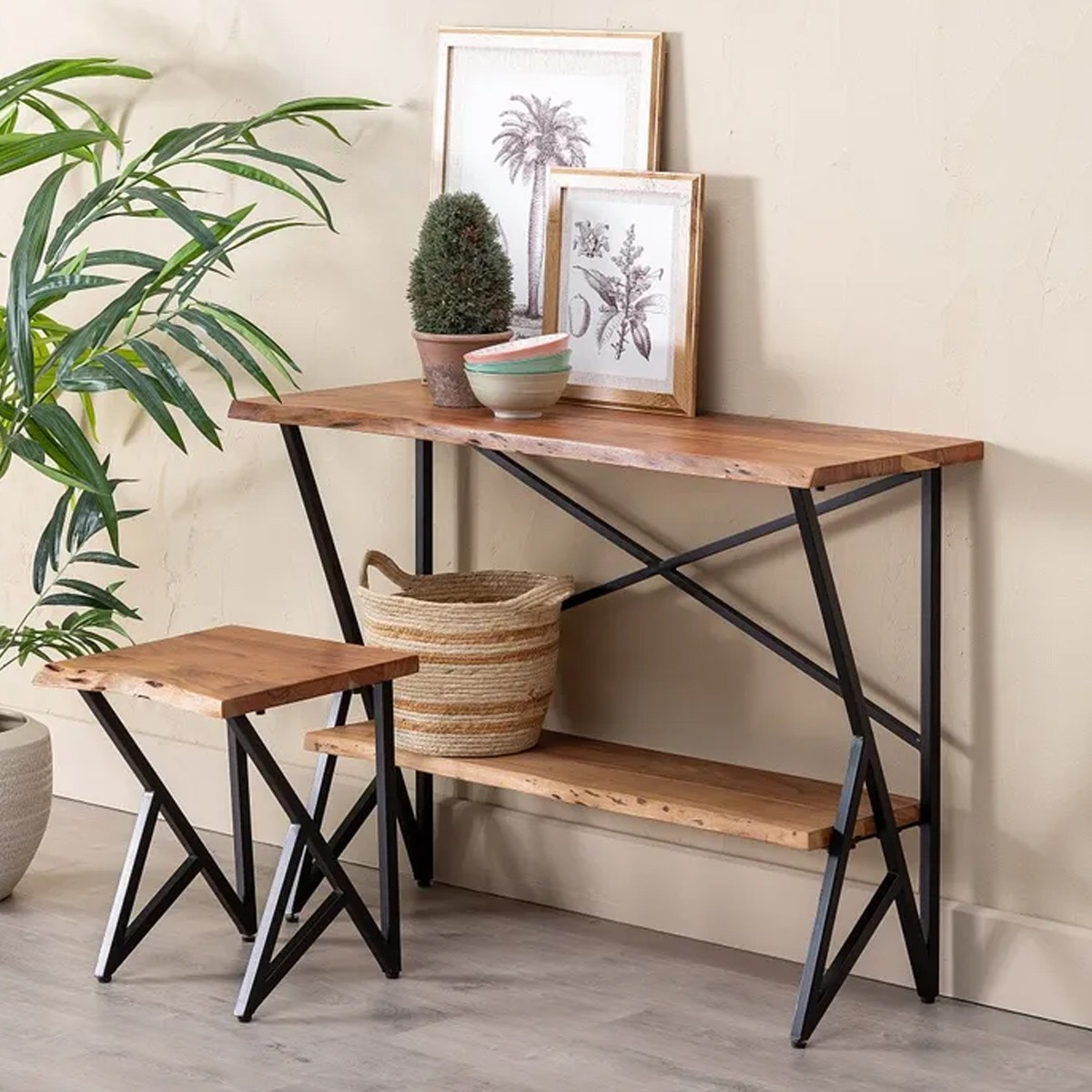Natural console table.